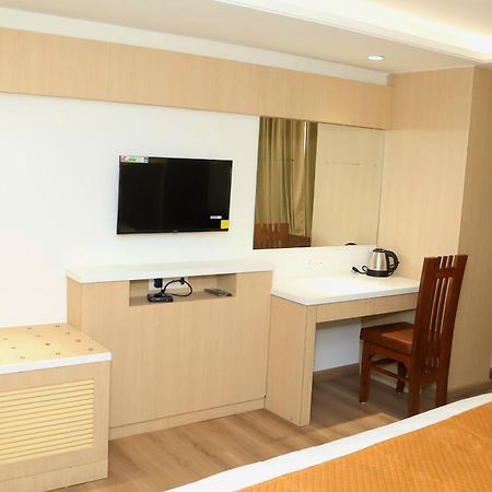 Hotel Radiance Bareilly Exteriör bild