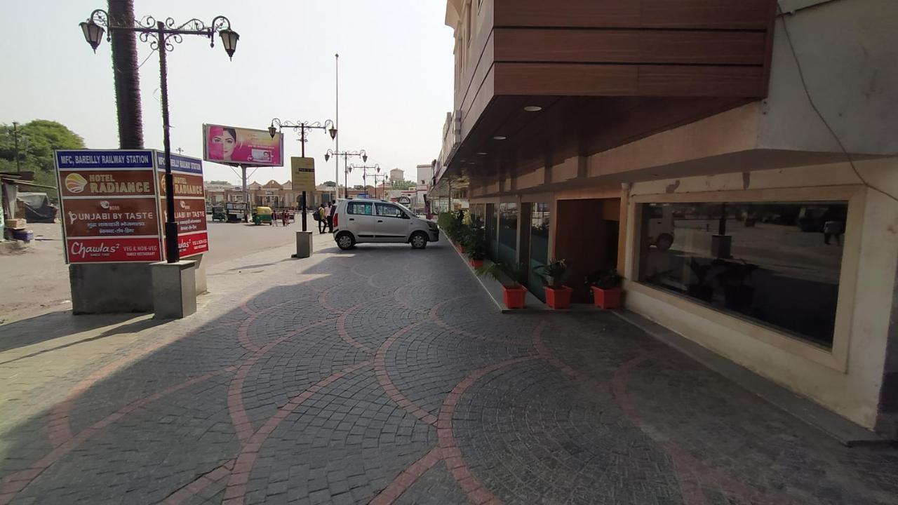 Hotel Radiance Bareilly Exteriör bild