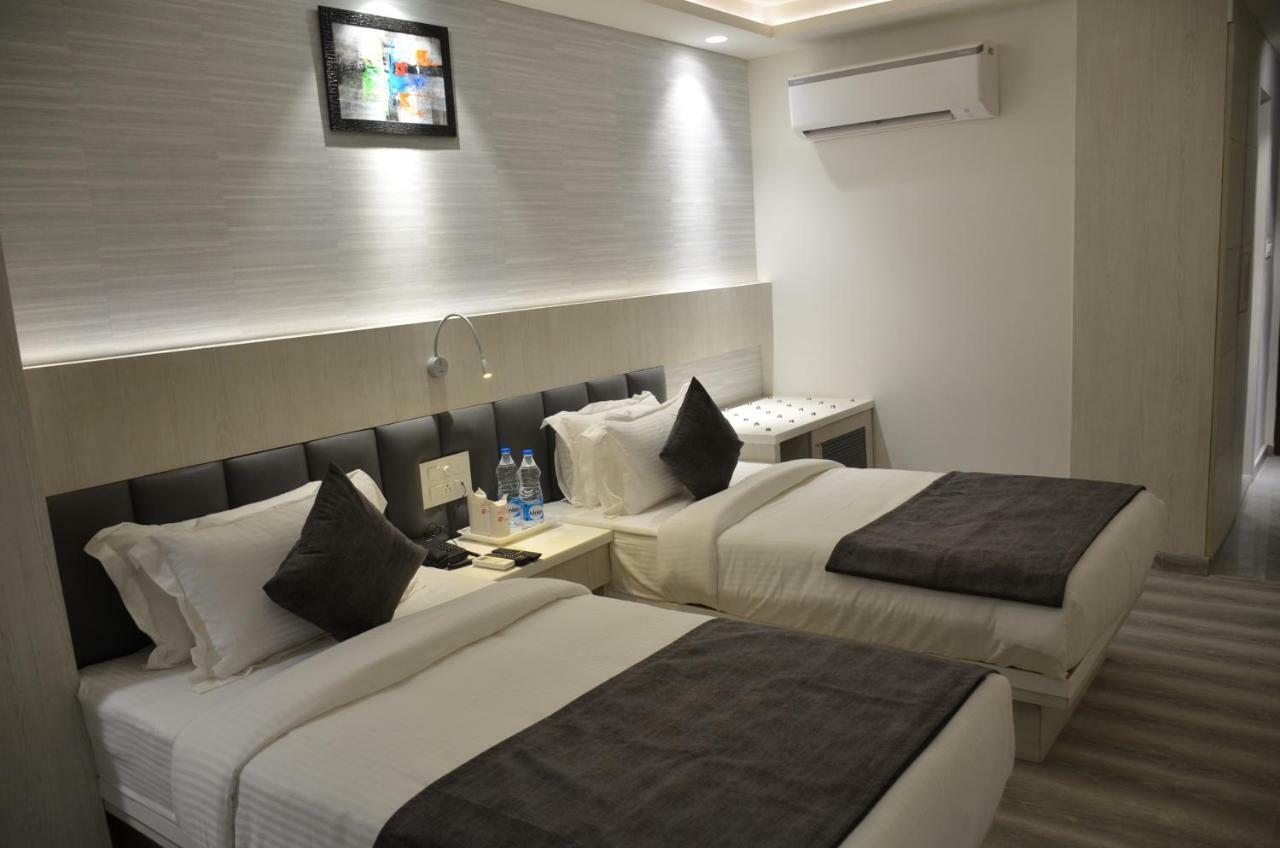 Hotel Radiance Bareilly Exteriör bild