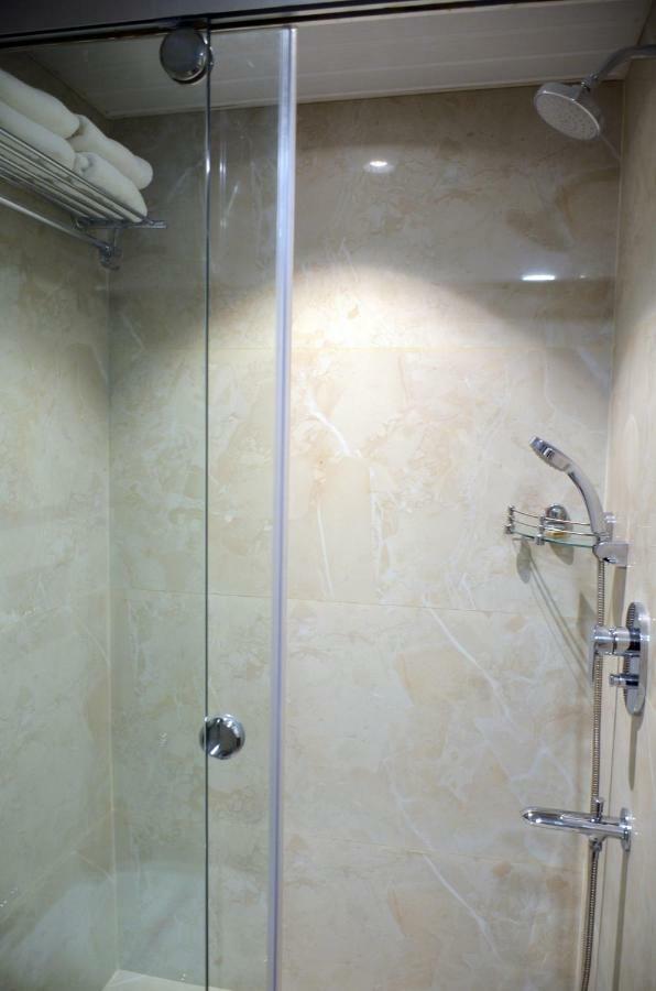 Hotel Radiance Bareilly Exteriör bild