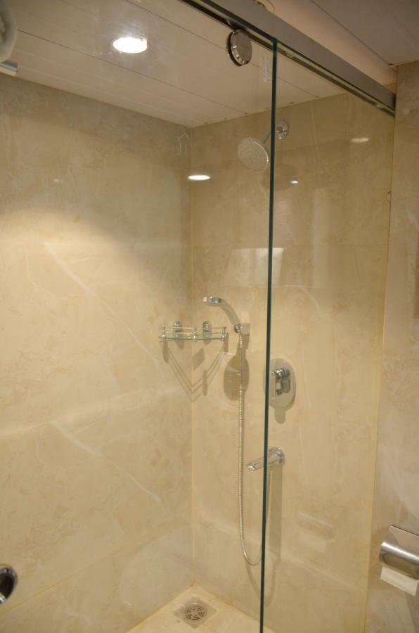 Hotel Radiance Bareilly Exteriör bild